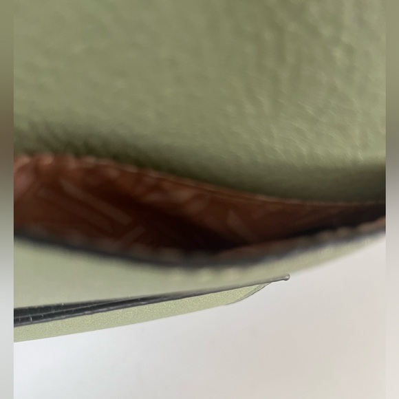 Isaac Mizrahi bag with detachable wallet - Picture 5 of 7